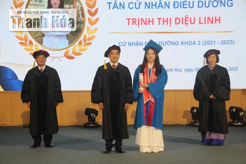 Phân hiệu Trường Đại học Y Hà Nội tại Thanh Hóa tổ chức lễ bế giảng năm học 2024-2025