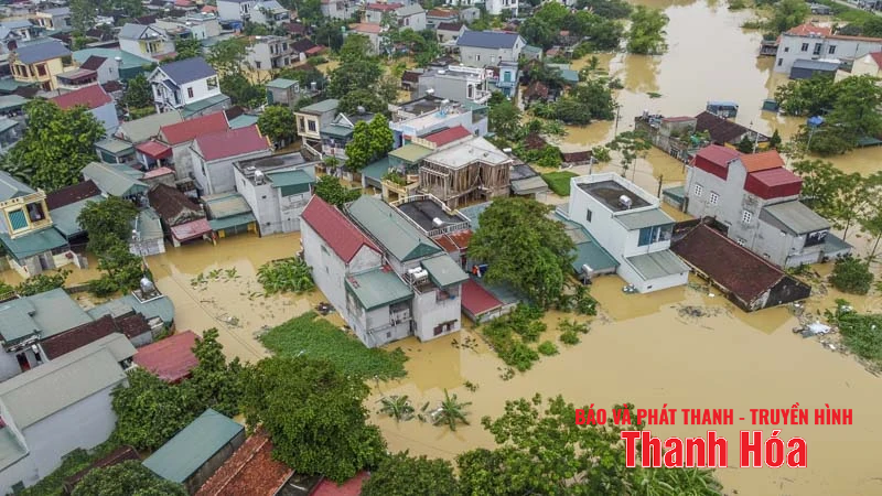 Nước sông Mã dâng cao, hàng nghìn ngôi nhà ở phường Hàm Rồng ngập sâu