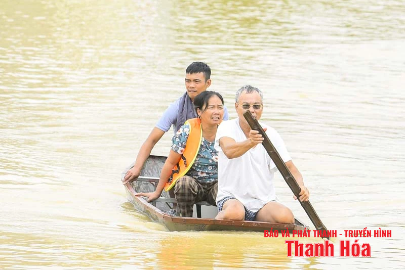 Nước sông Mã dâng cao, hàng nghìn ngôi nhà ở phường Hàm Rồng ngập sâu
