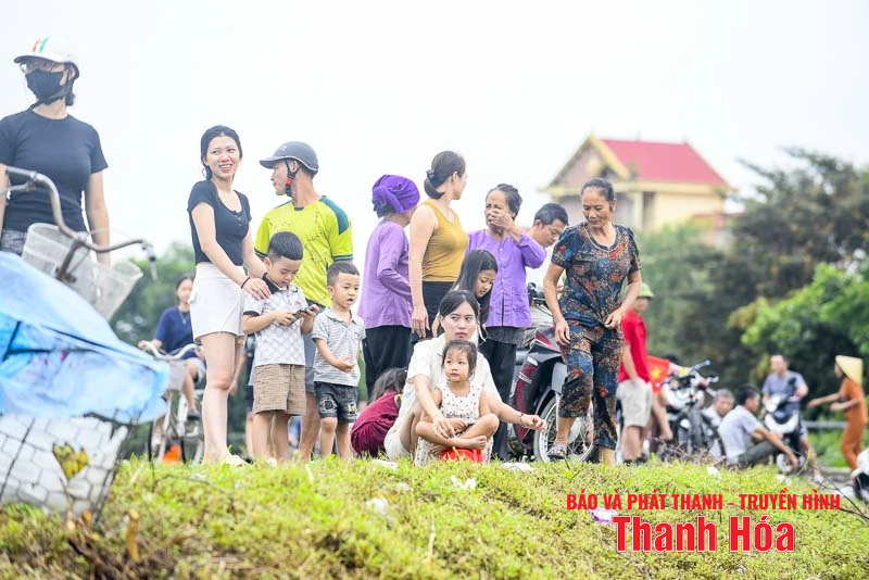 Nước sông Mã dâng cao, hàng nghìn ngôi nhà ở phường Hàm Rồng ngập sâu