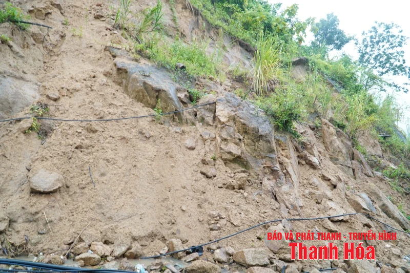 Chỉ huy trưởng Ban Chỉ huy BĐBP tỉnh kiểm tra điểm sạt lở, công trình thuỷ lợi tại các xã miền núi