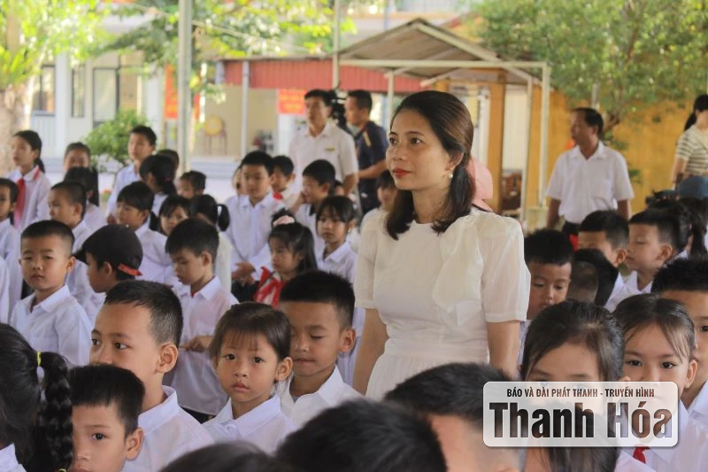 Tiếng trống khai trường giữa tâm lũ Yên Nhân