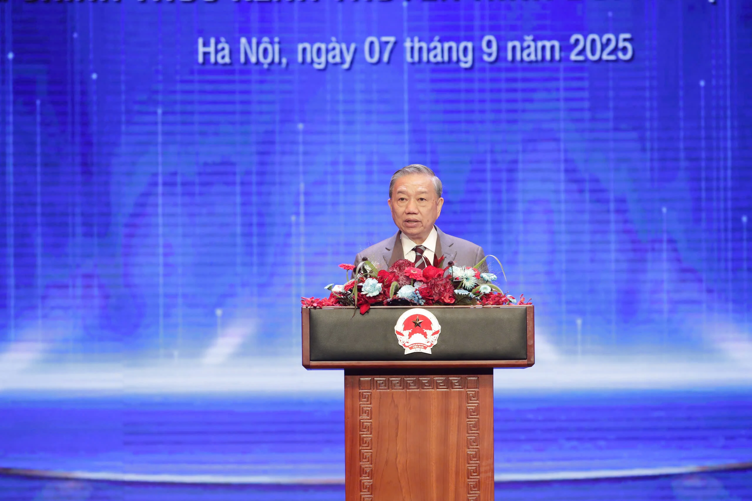 Tổng Bí thư Tô Lâm trao Huân chương Lao động hạng Nhất cho Đài Truyền hình Việt Nam