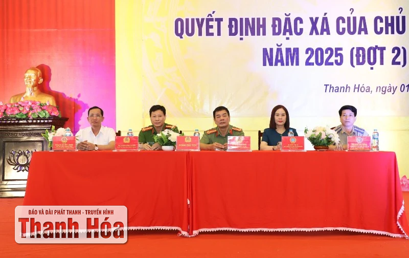 Công bố Quyết định đặc xá của Chủ tịch nước cho 352 phạm nhân ở Trại giam Thanh Phong