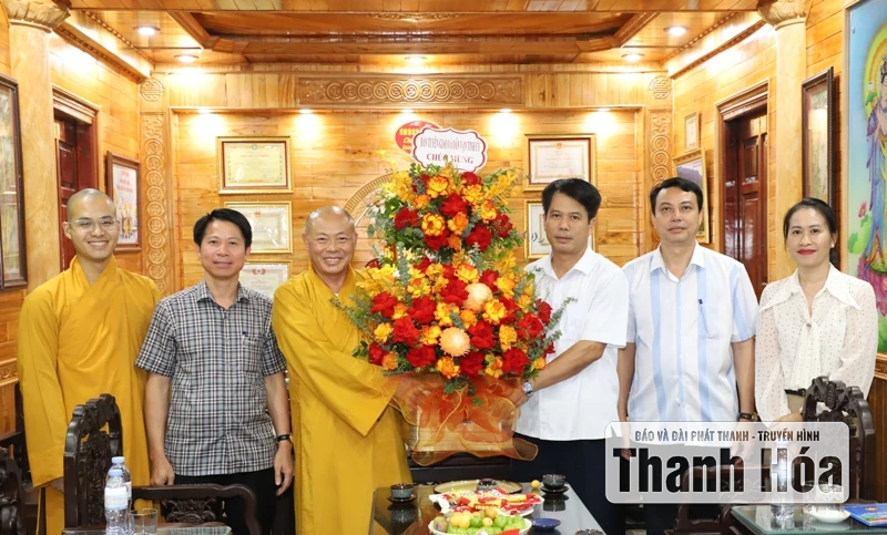 Trưởng Ban Tuyên giáo và Dân vận Tỉnh ủy Đào Xuân Yên chúc mừng Đại lễ Vu lan 2025