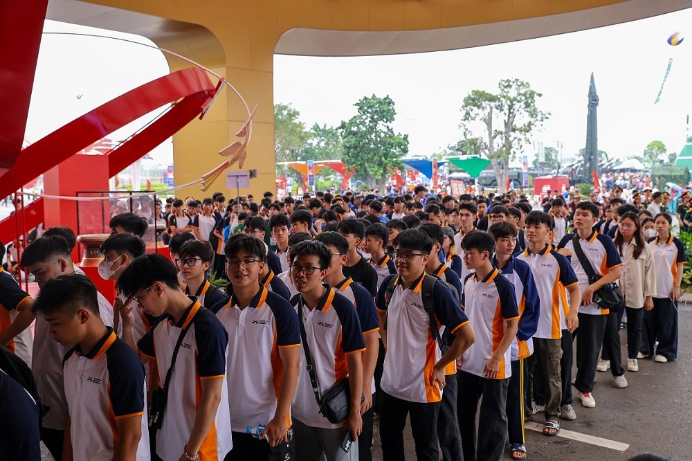 Chỉ còn 5 ngày để khám phá triển lãm lớn nhất lịch sử với những trải nghiệm có 1-0-2