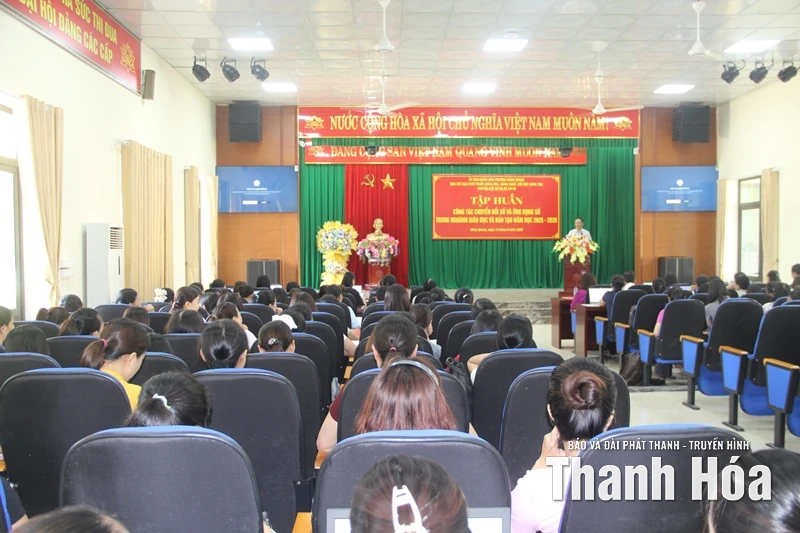 Tập huấn công tác chuyển đổi số và ứng dụng số trong ngành giáo dục và đào tạo năm học 2025-2026