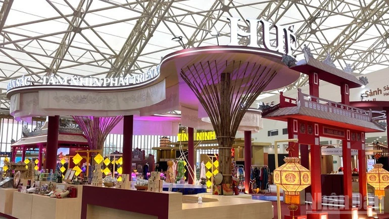 Triển lãm “80 năm hành trình Độc lập-Tự do-Hạnh phúc” kết thúc đón khách lúc 16 giờ chiều nay (15/9)