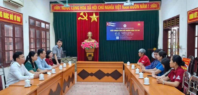 Xã Thiệu Tiến trao 50 triệu đồng ủng hộ Nhân dân Cuba đợt 1