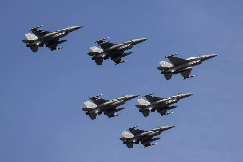 NATO điều động máy bay chiến đấu sau các cuộc tấn công lớn của Nga