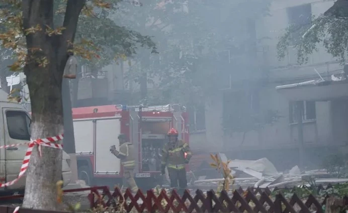 Moscow tấn công quy mô lớn vào Ukraine, Kiev tấn công các nhà máy lọc dầu của Nga