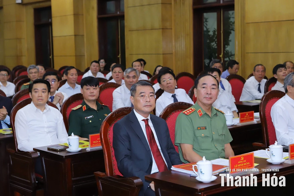 Công bố quyết định của Bộ Chính trị, Ban Bí thư điều động, chỉ định đồng chí Nguyễn Hoài Anh và đồng chí Nguyễn Hồng Phong giữ chức Phó Bí thư Tỉnh ủy Thanh Hóa