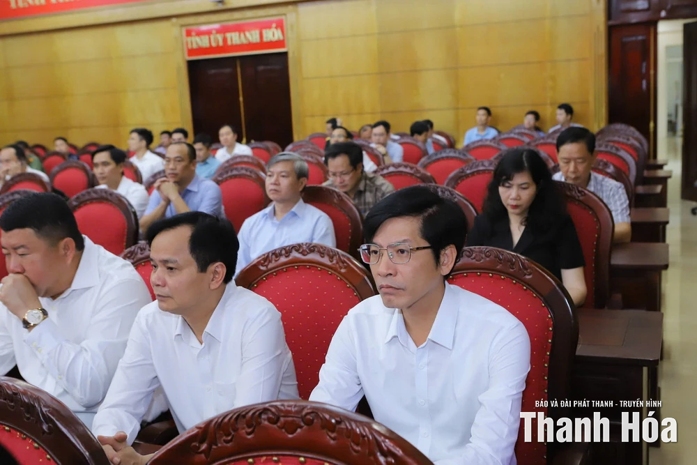 Công bố quyết định của Bộ Chính trị, Ban Bí thư điều động, chỉ định đồng chí Nguyễn Hoài Anh và đồng chí Nguyễn Hồng Phong giữ chức Phó Bí thư Tỉnh ủy Thanh Hóa