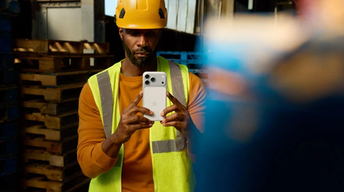 Đập hộp iPhone 17 Pro Max, ngoại hình có gì khác biệt so với iPhone 17 Pro