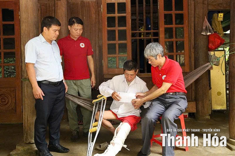 Phát huy vai trò “cầu nối” trong công tác nhân đạo