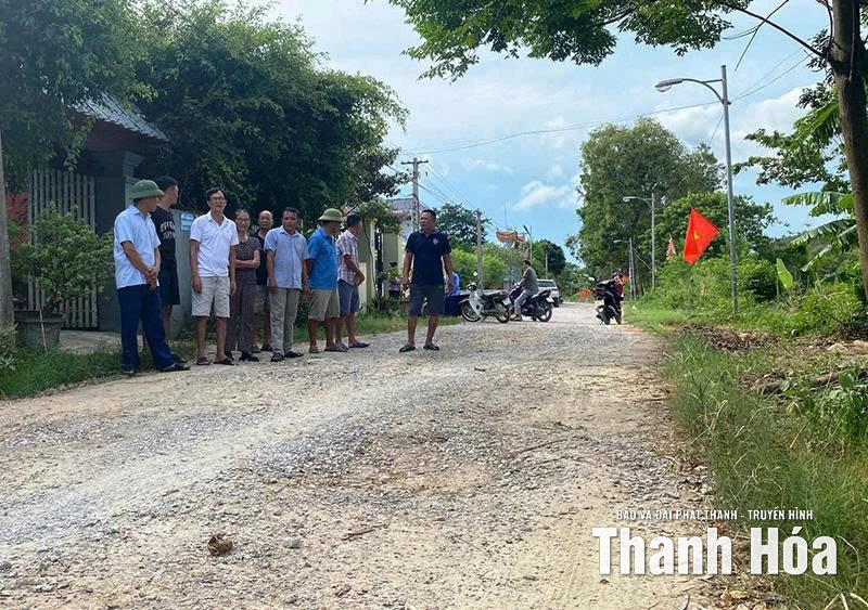 Đường giao thông từ cống Ngọc Giáp đến đê chắn sóng xã Tiên Trang xuống cấp nghiêm trọng