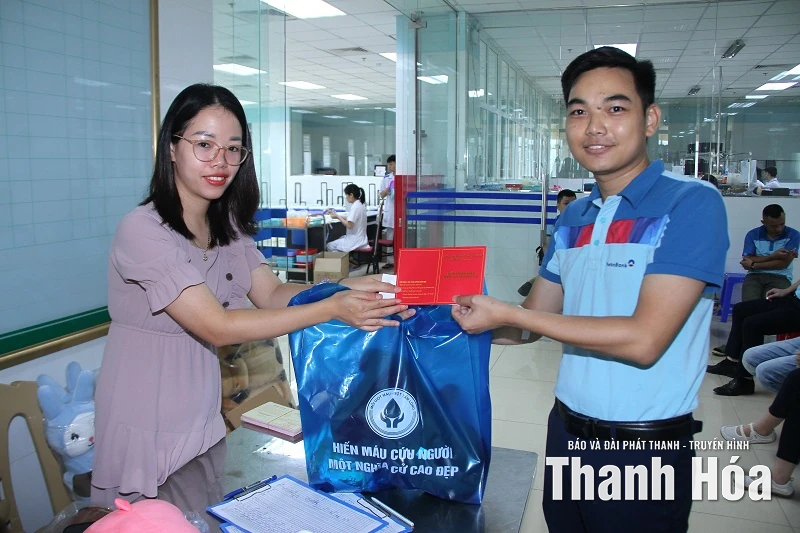 Ngày hội hiến máu tình nguyện “VietinBank - Trao giọt máu hồng sẻ chia sự sống” năm 2025