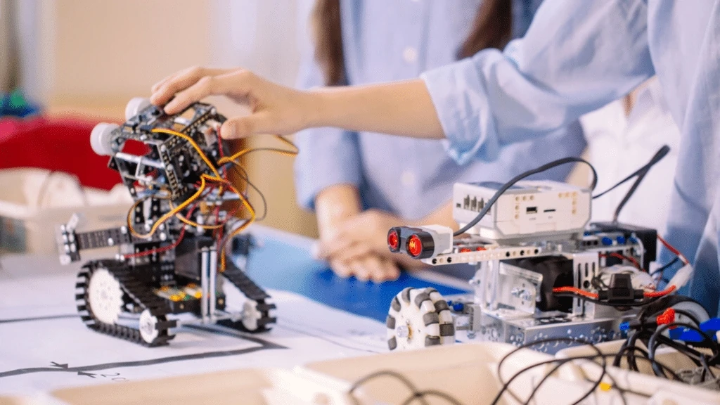 Bộ GD&ĐT triển khai chiến lược đào tạo nhân lực công nghệ cao giai đoạn 2025-2035