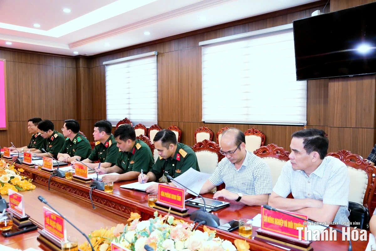 Đoàn công tác Bộ Quốc phòng kiểm tra công tác ứng phó với bão số 10 tại Thanh Hóa