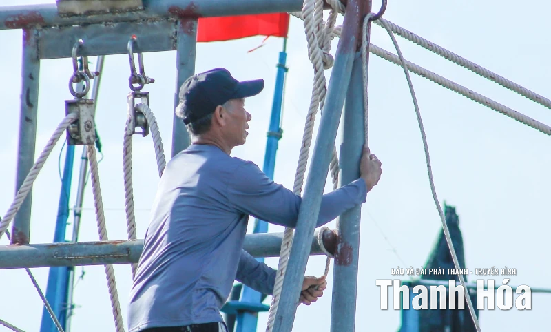 Bảo đảm an toàn cho tàu cá tại nơi tránh trú bão Bualoi