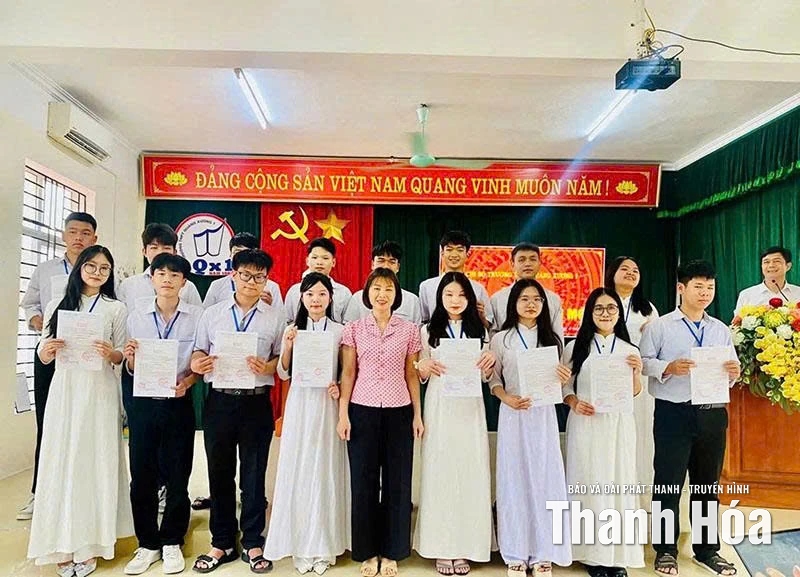 Gieo “hạt giống đỏ” ở Trường THPT Quảng Xương I