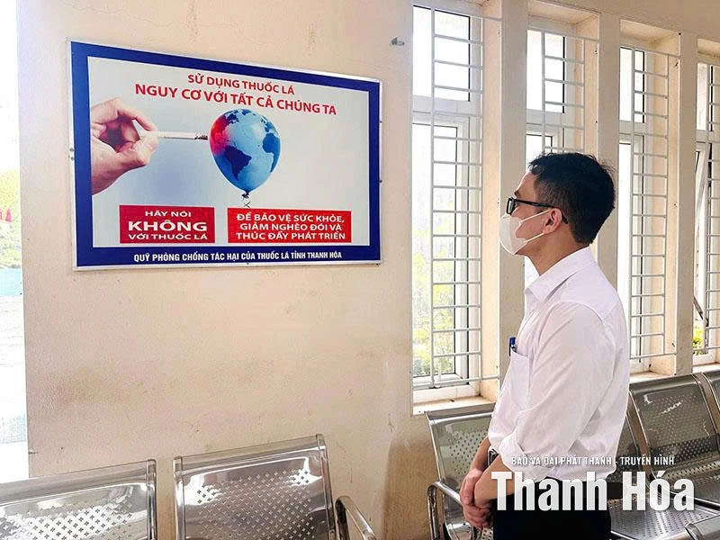 Khó khăn trong việc xử phạt người hút thuốc lá tại bệnh viện