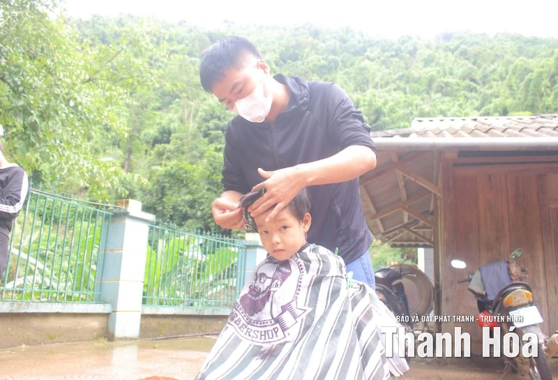 Trung thu ấm áp trên đỉnh Sài Khao, Pù Ngùa