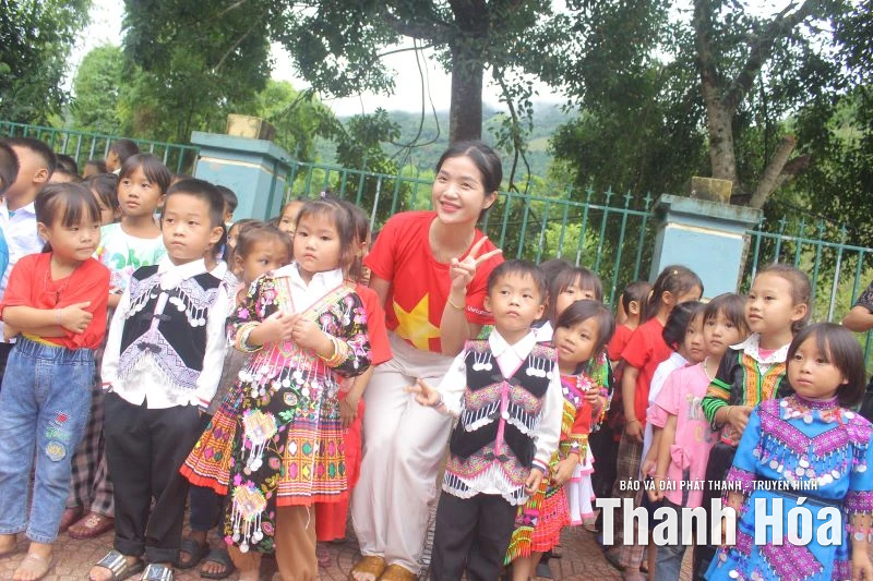 Trung thu ấm áp trên đỉnh Sài Khao, Pù Ngùa