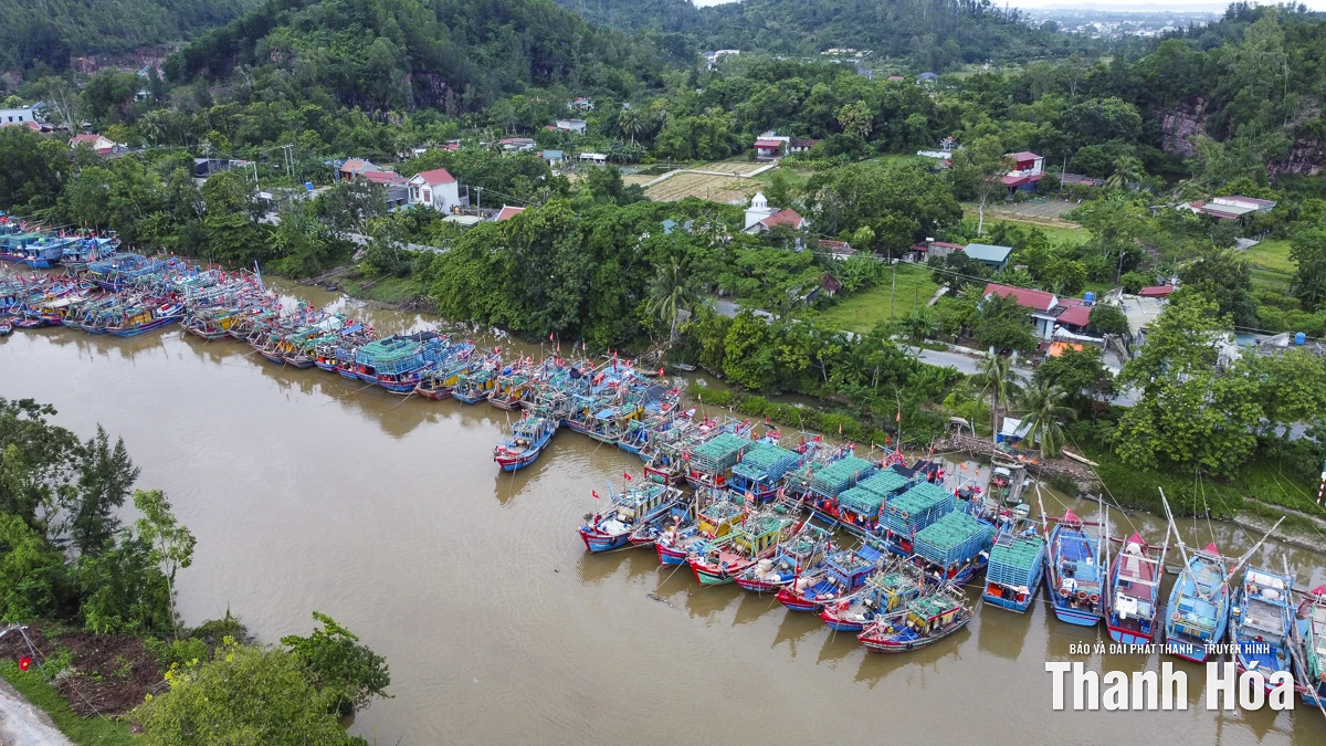 Chính quyền và người dân Thanh Hóa chủ động, quyết liệt phòng chống bão số 10