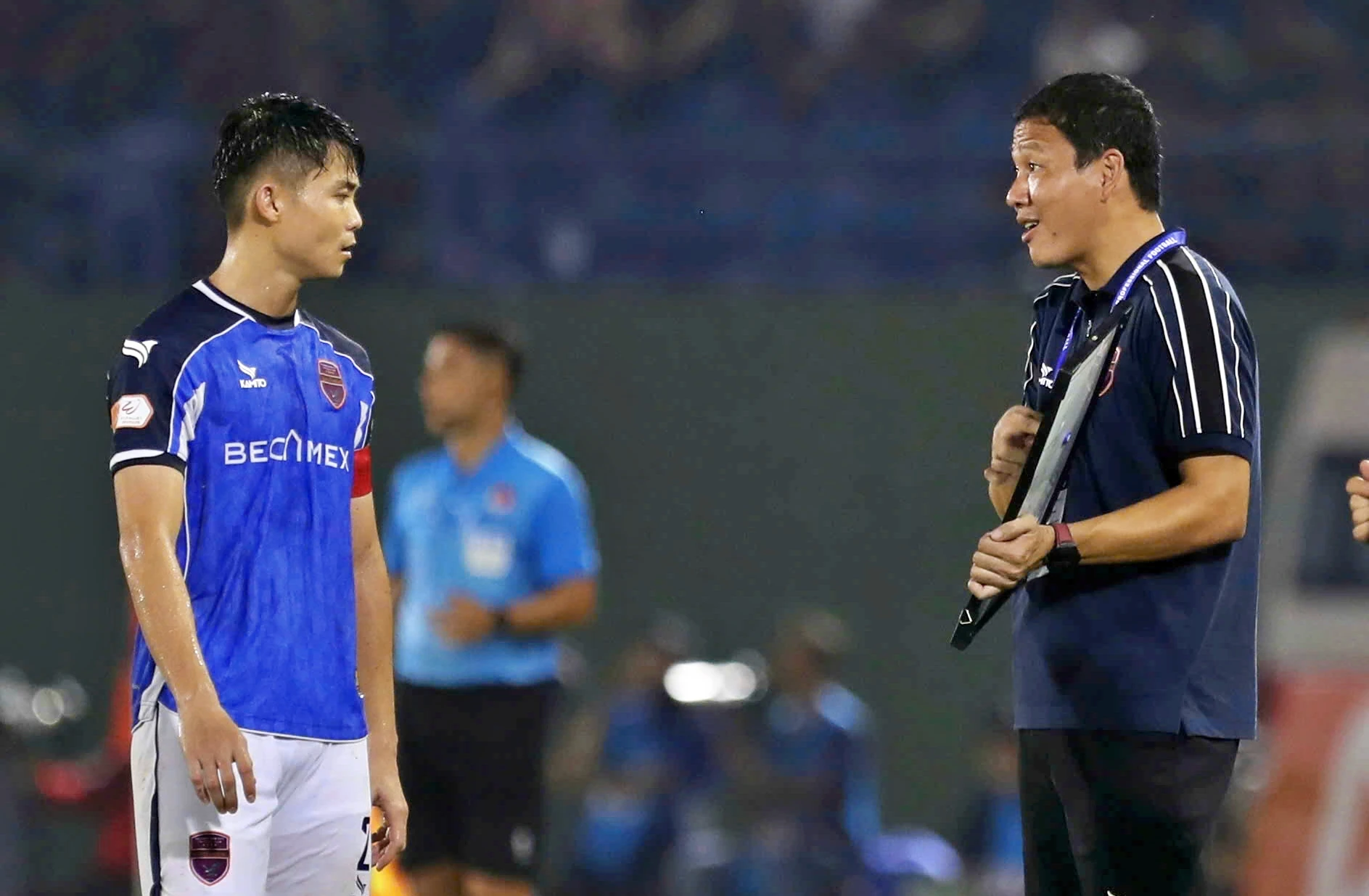 HAGL thoát hiểm, Đông Á Thanh Hóa rơi đáy bảng; Real thảm bại tại derby Madrid