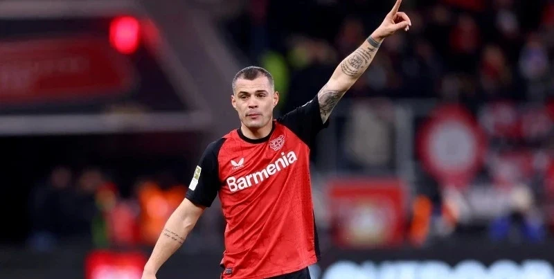 HAGL thoát hiểm, Đông Á Thanh Hóa rơi đáy bảng; Real thảm bại tại derby Madrid