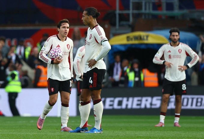 HAGL thoát hiểm, Đông Á Thanh Hóa rơi đáy bảng; Real thảm bại tại derby Madrid