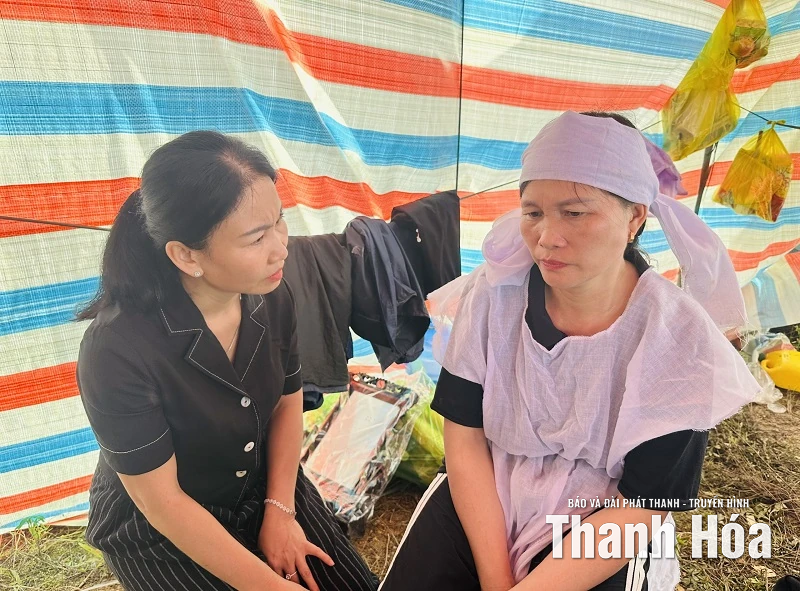 Thăm hỏi, chia buồn và động viên gia đình có nạn nhân đuối nước do mưa lớn