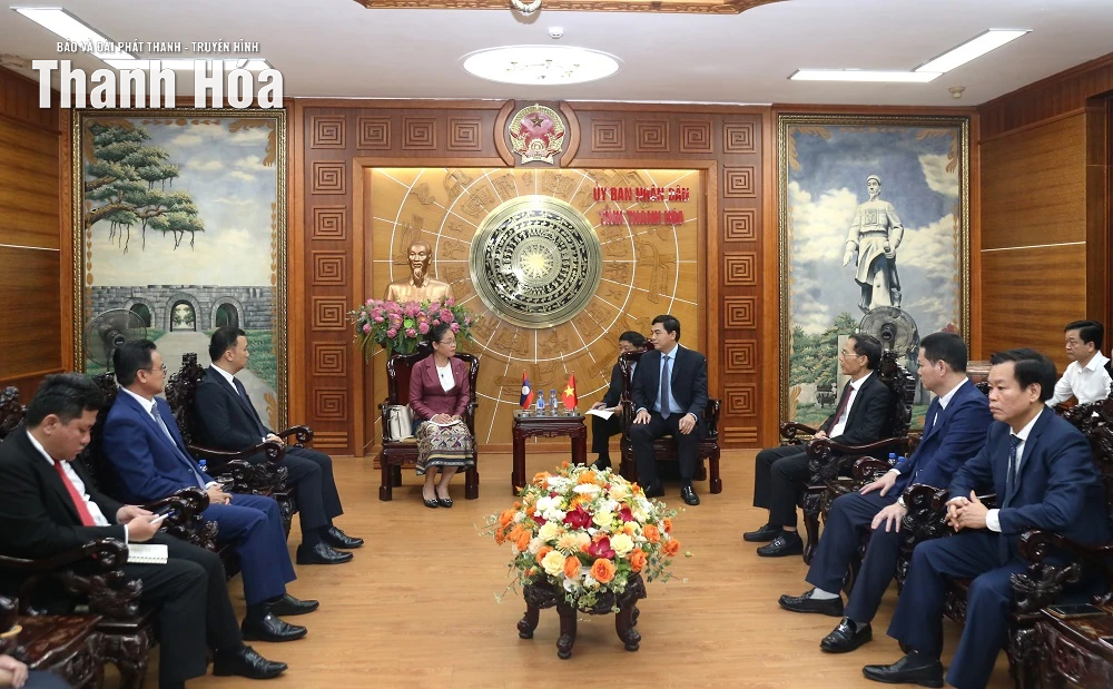 Chủ tịch UBND tỉnh Nguyễn Hoài Anh tiếp xã giao Thứ trưởng Bộ Văn hóa và Du lịch Lào