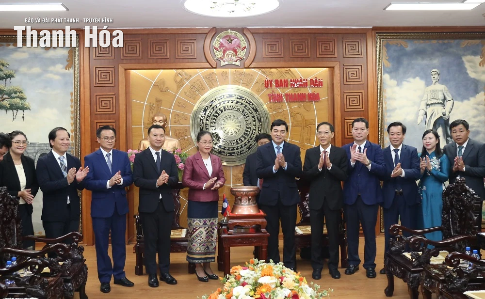 Chủ tịch UBND tỉnh Nguyễn Hoài Anh tiếp xã giao Thứ trưởng Bộ Văn hóa và Du lịch Lào