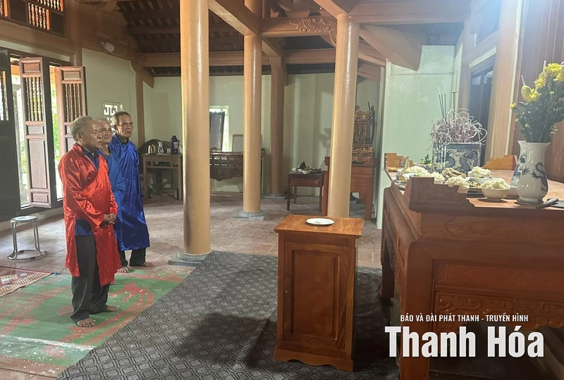 Lễ cúng cơm mới của người Mường ở thôn Muốt