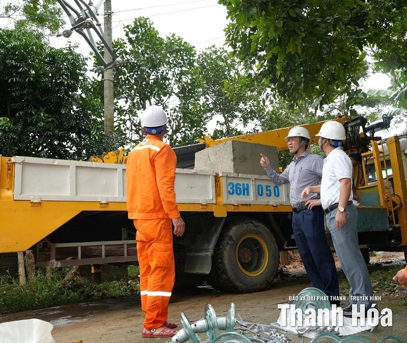 Khôi phục cấp điện cho gần 600 nghìn khách hàng sau bão Bualoi