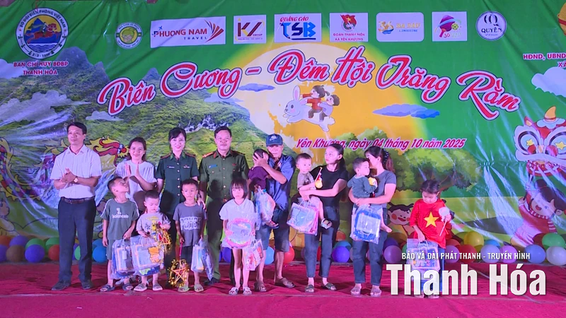 Mang trung thu đến với trẻ em vùng biên Yên Khương