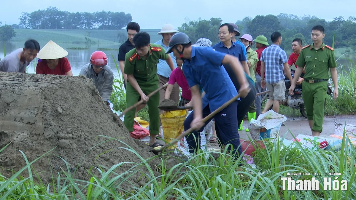 Xã Thọ Lập huy động nhân lực, phương tiện xử lý chống tràn đê