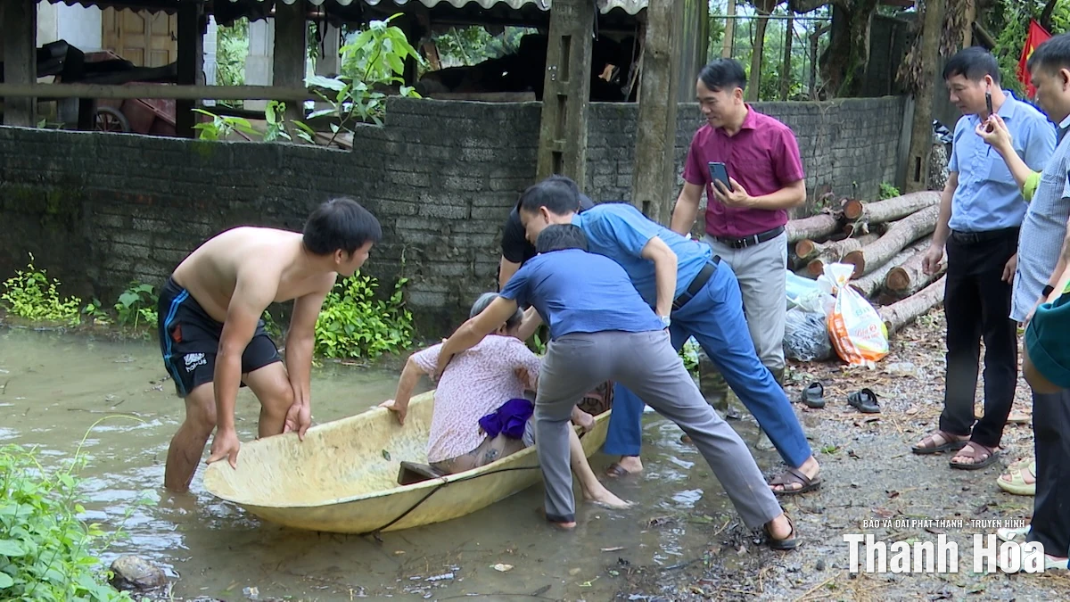 Xã Thọ Lập huy động nhân lực, phương tiện xử lý chống tràn đê