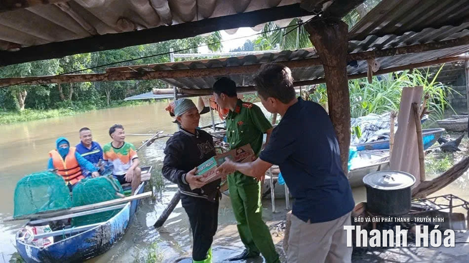 Hơn 50 hộ dân xã Như Xuân vẫn bị cô lập