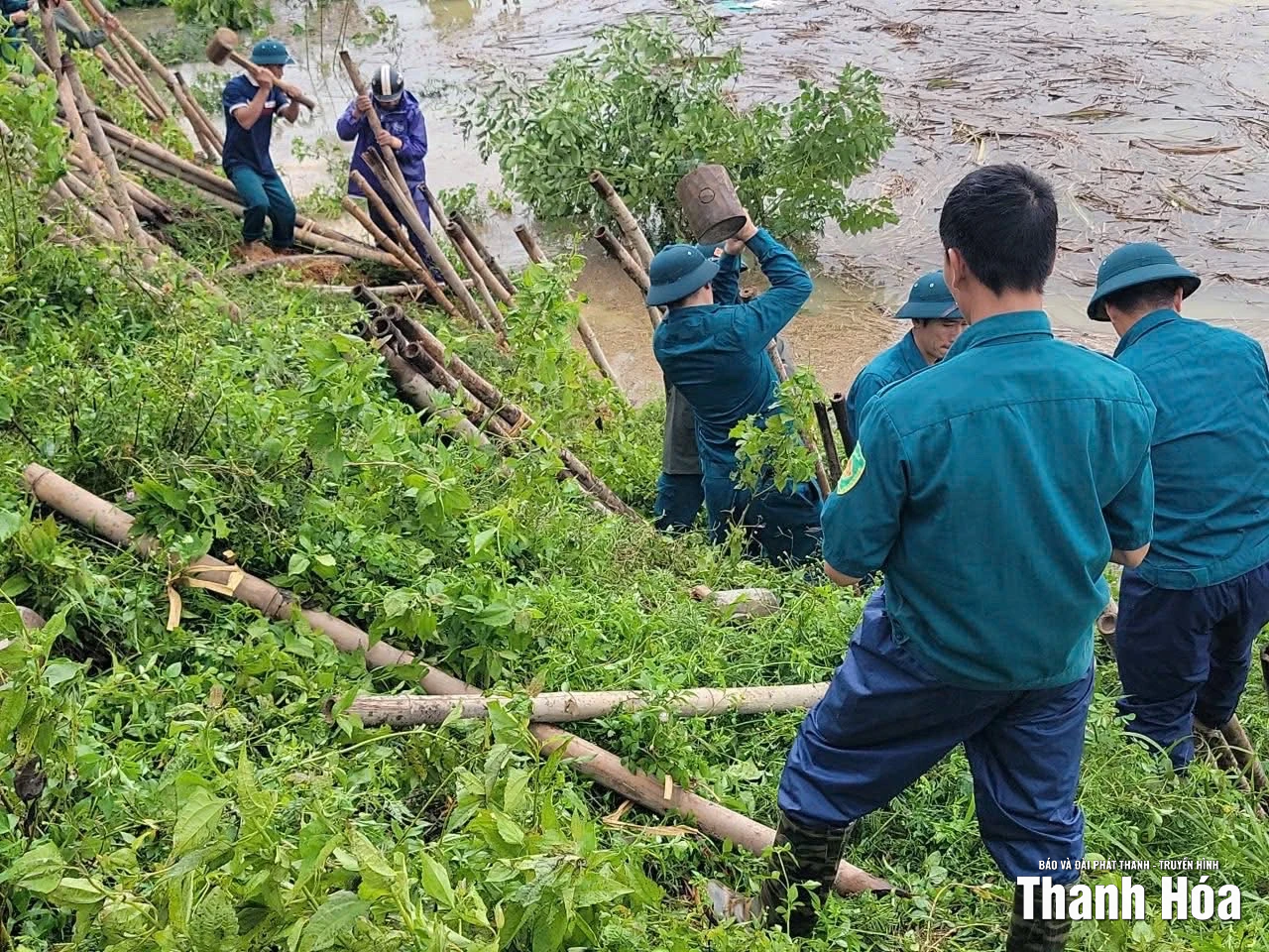 “Lo việc nước trước, nghĩ việc nhà sau”