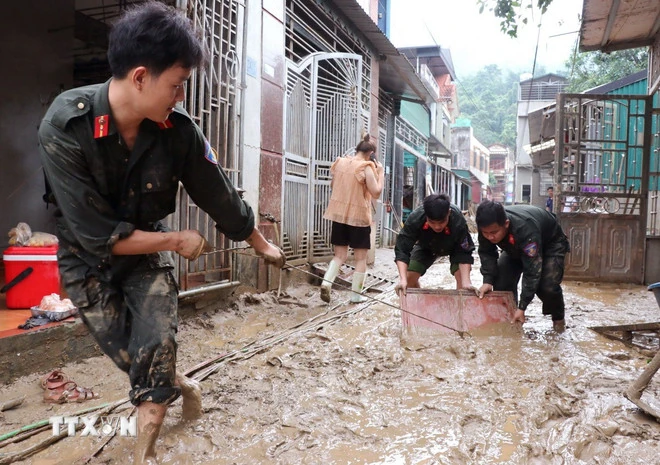 Quân đội sẵn sàng cử lực lượng và flycam hỗ trợ địa phương ứng phó với bão số 11