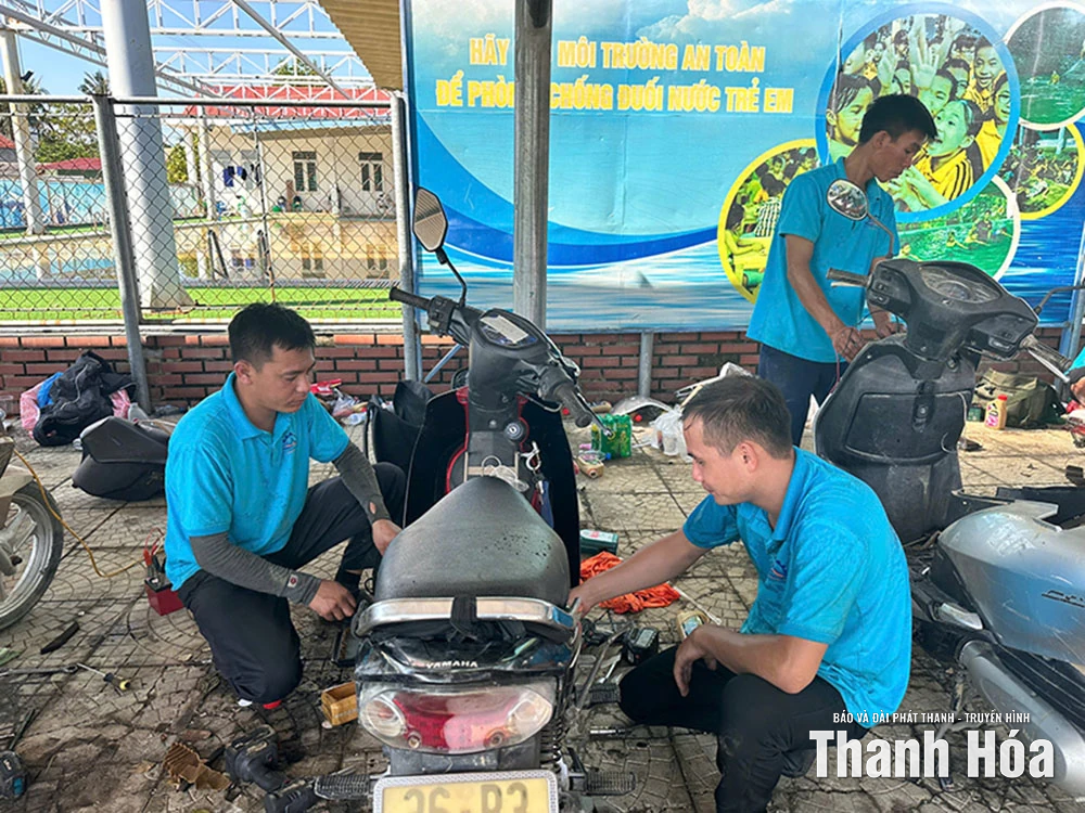 “Dù ở đây bao lâu và phải sửa hàng trăm, hàng nghìn chiếc xe thì chúng tôi cũng không ngại”