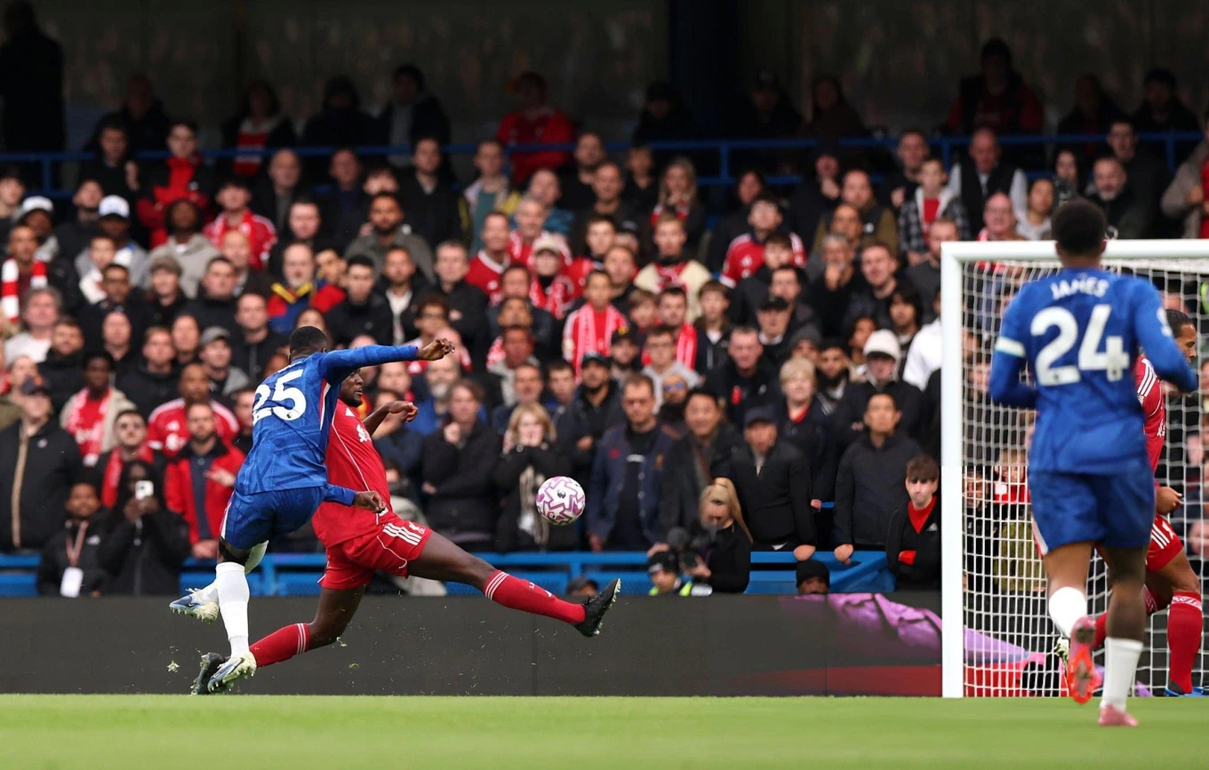 Quang Hải lỡ hẹn tuyển Việt Nam; Chelsea hạ Liverpool phút bù giờ