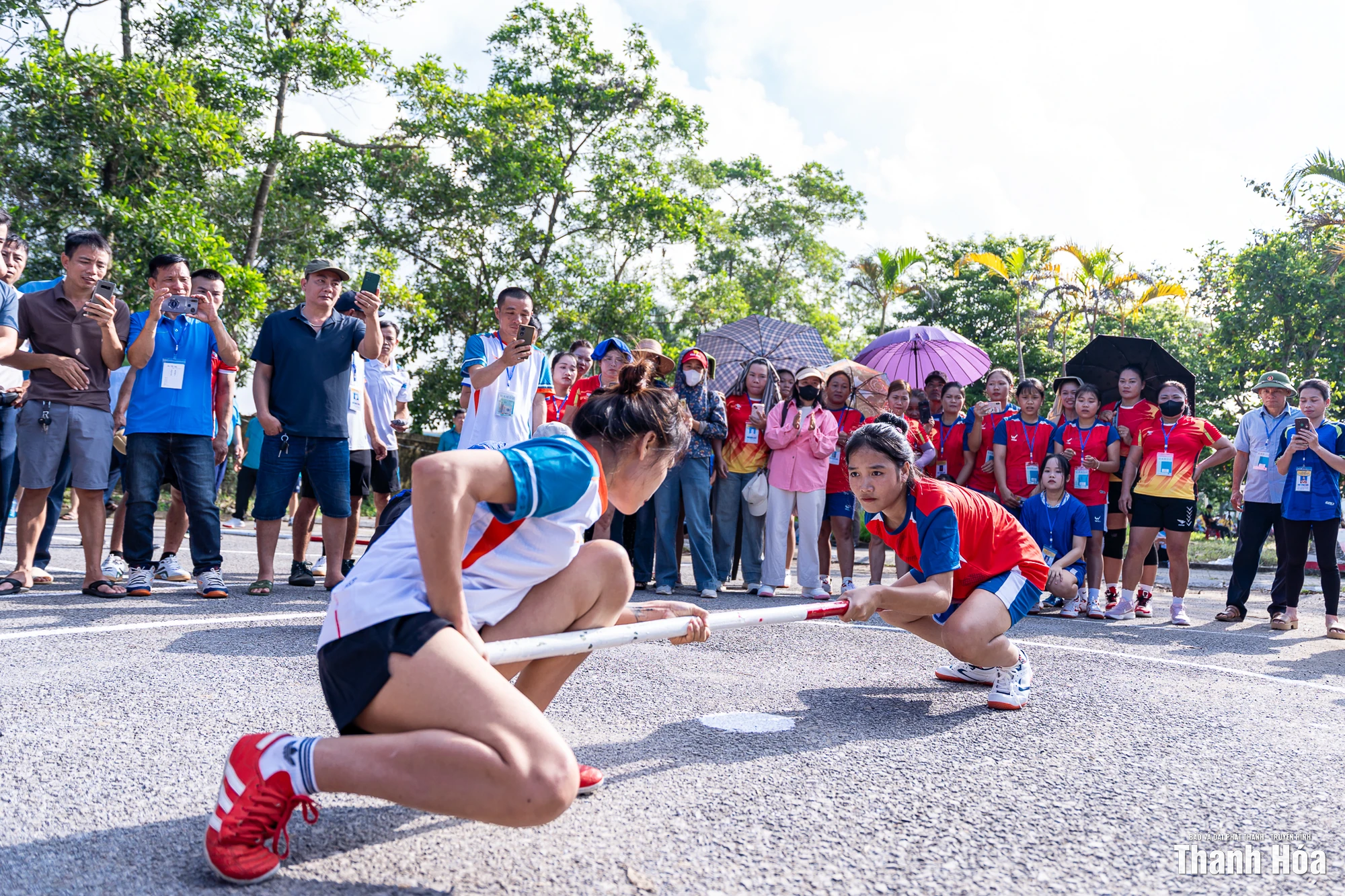 Khai mạc các môn tung còn, đẩy gậy, bắn nỏ, kéo co và bóng chuyền Đại hội TDTT tỉnh Thanh Hóa