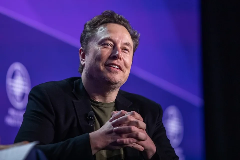 CEO Tesla Elon Musk trở thành người đầu tiên có tài sản ròng 500 tỷ USD