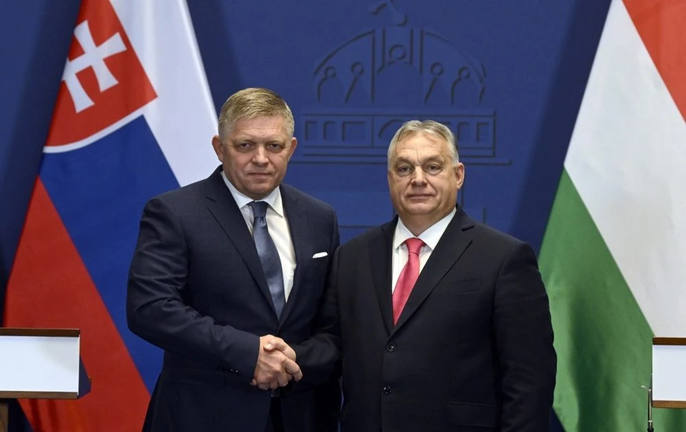 Hungary và Slovakia phản đối EU áp thuế dầu khí Nga