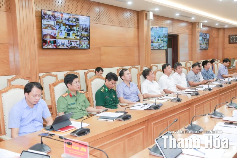 Thực hiện mọi biện pháp chống khai thác hải sản bất hợp pháp, không báo cáo và không theo quy định