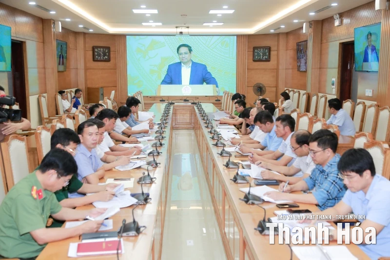 Thực hiện mọi biện pháp chống khai thác hải sản bất hợp pháp, không báo cáo và không theo quy định